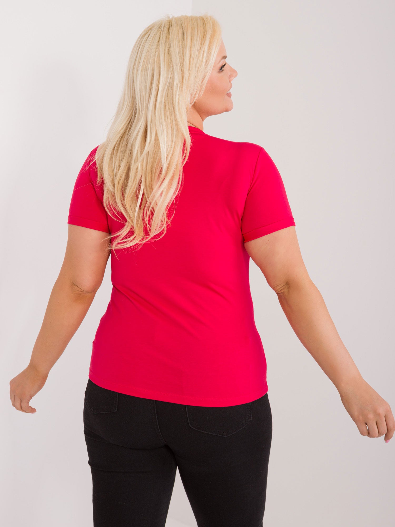 Czerwony dopasowany t-shirt plus size z napisem