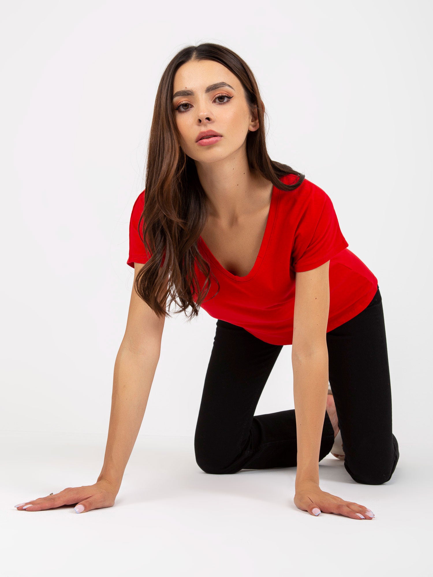 Czerwony damski t-shirt basic z bawełny