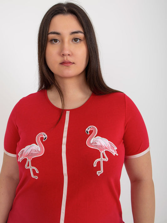 Czerwony damski t-shirt plus size z naszywkami