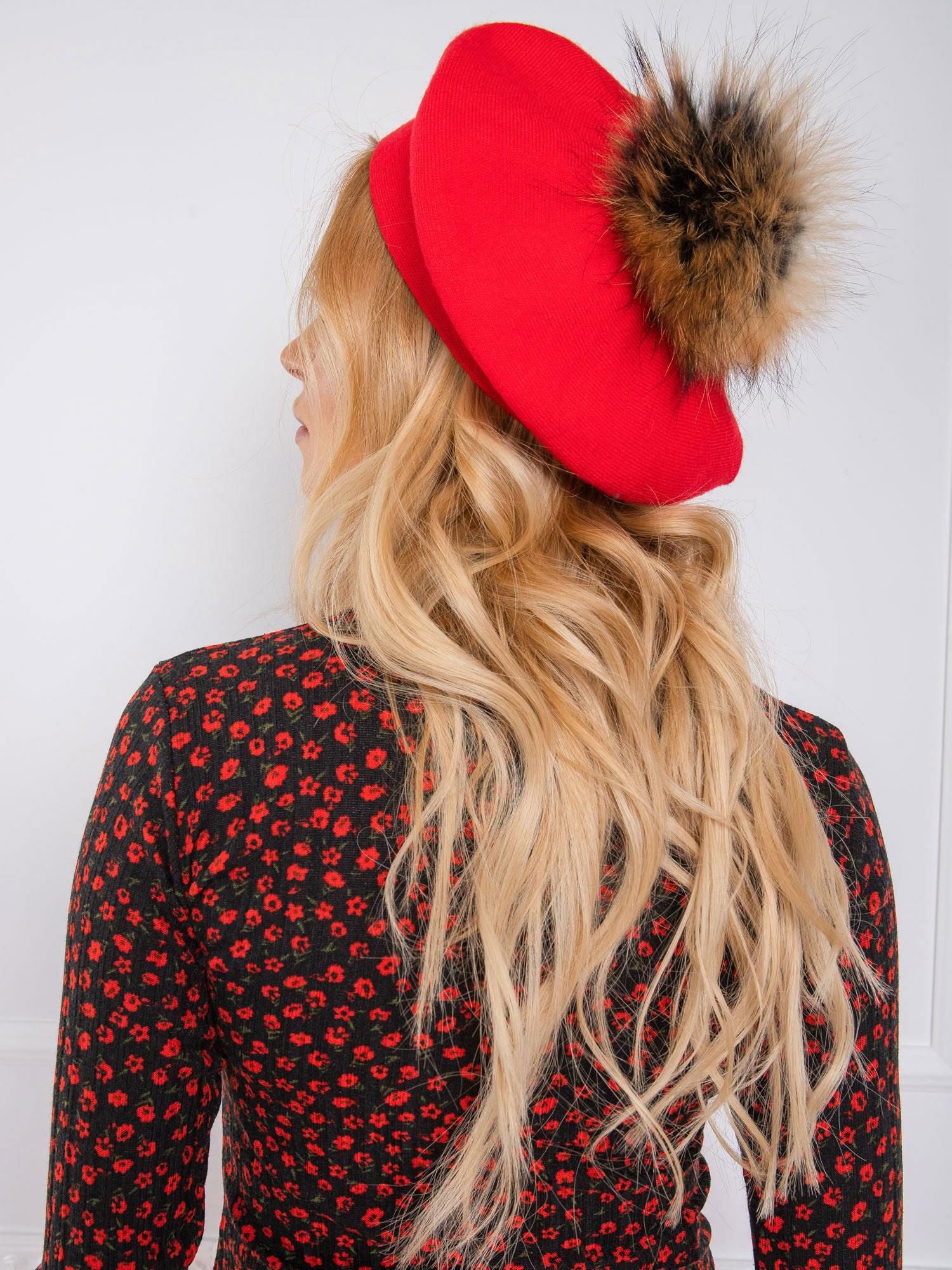 Beret z pomponem czerwony