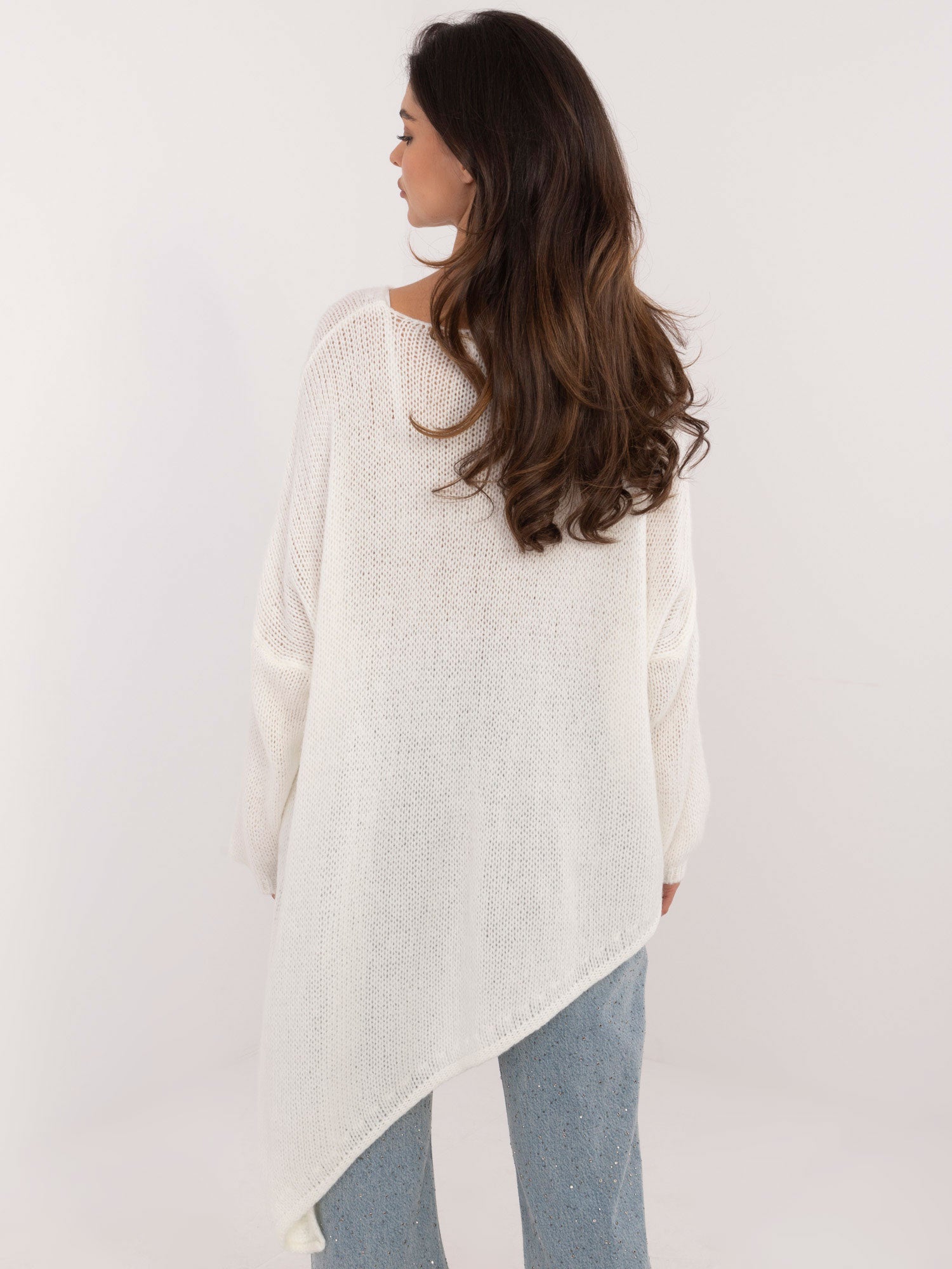 OCH BELLA Ecru asymetryczny sweter oversize