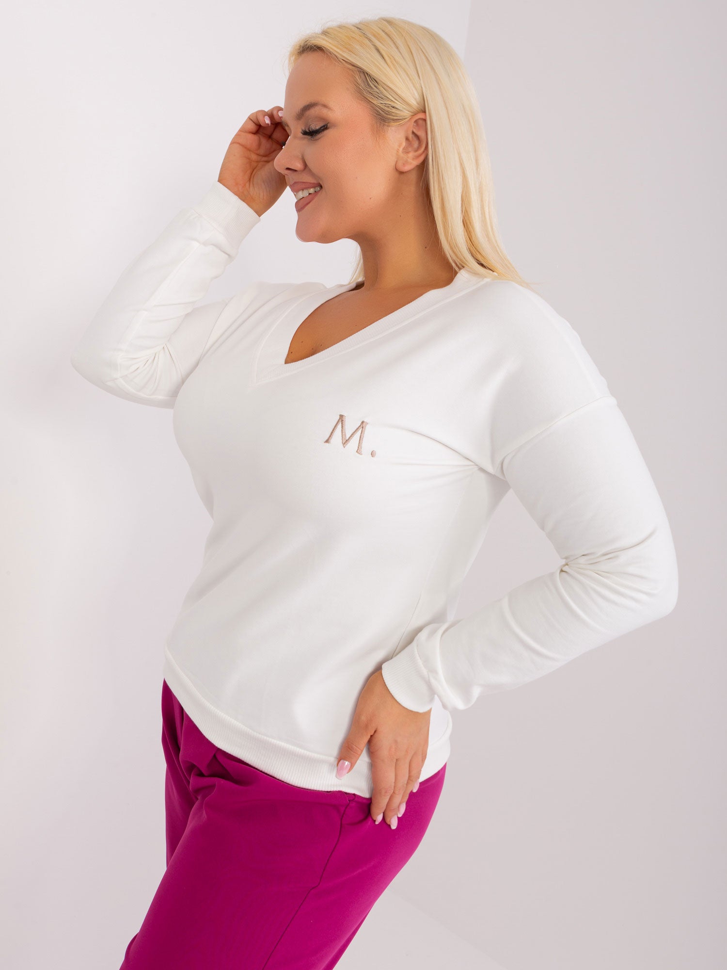 Ecru damska bluzka plus size ze ściągaczami