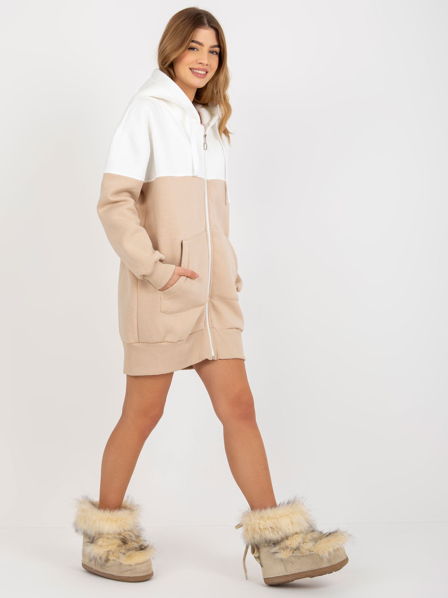 Ecru-beżowa dresowa długa bluza basic z kapturem