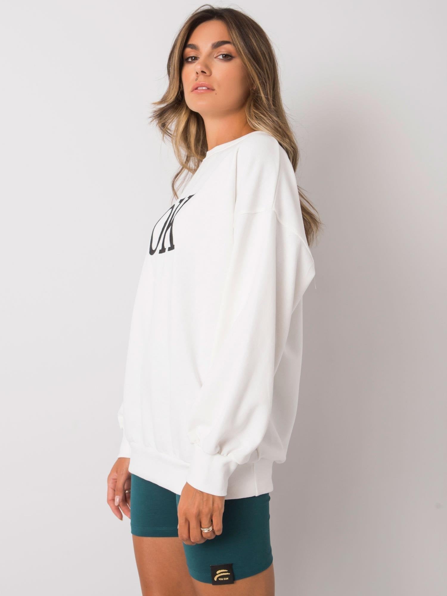 Ecru bluza z napisem