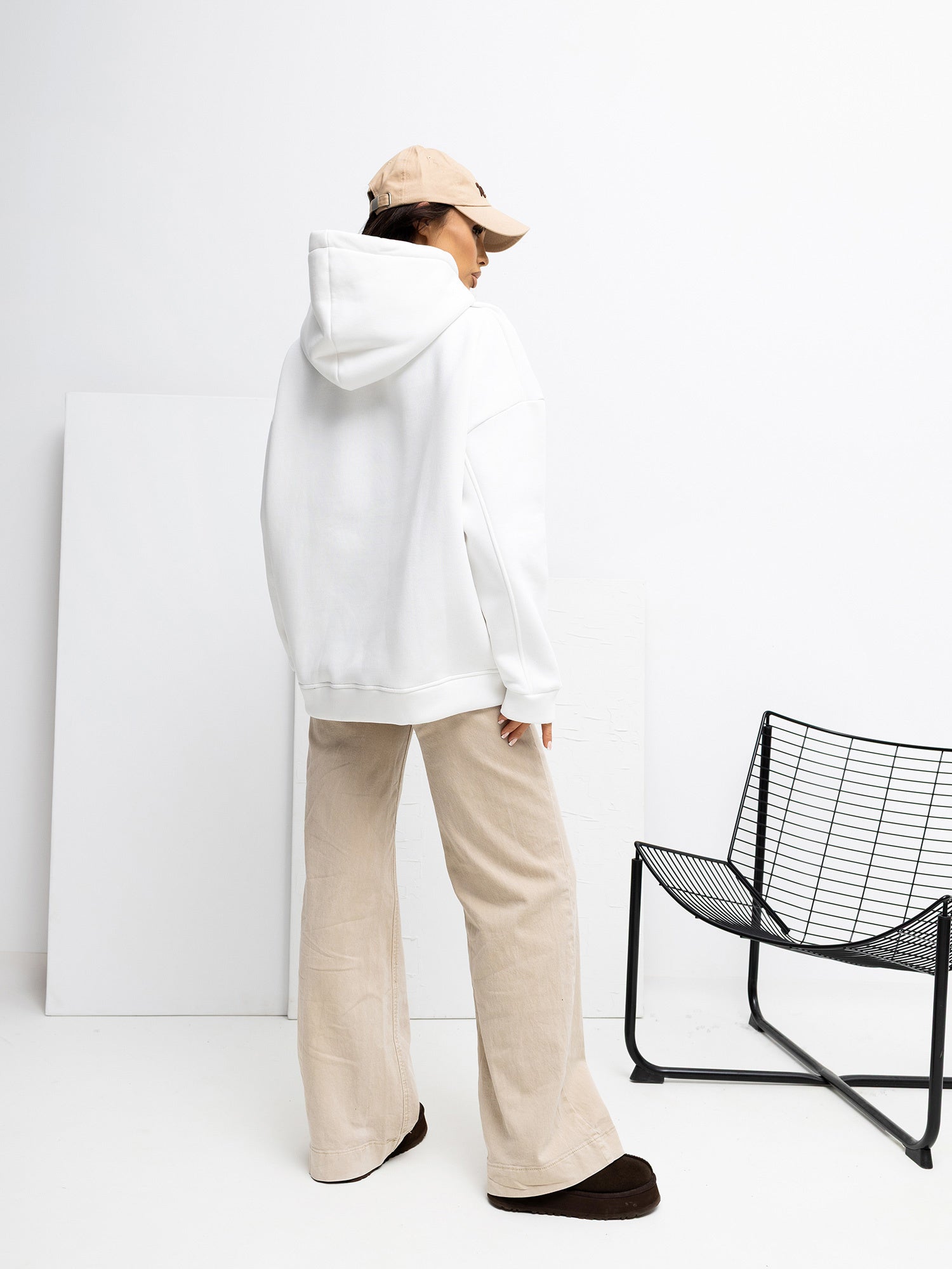 RUE PARIS Ecru bluza oversize z naszywką