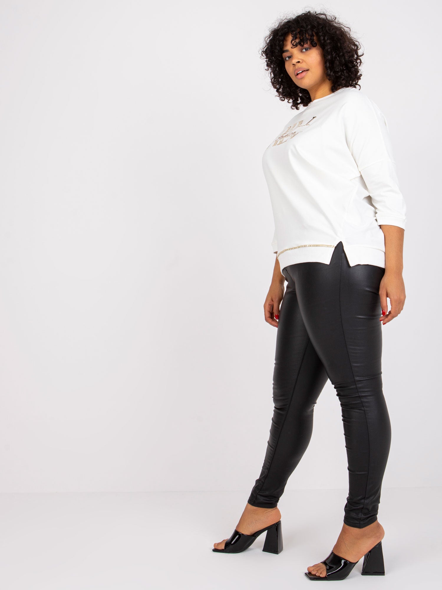 Ecru bluzka plus size z printem