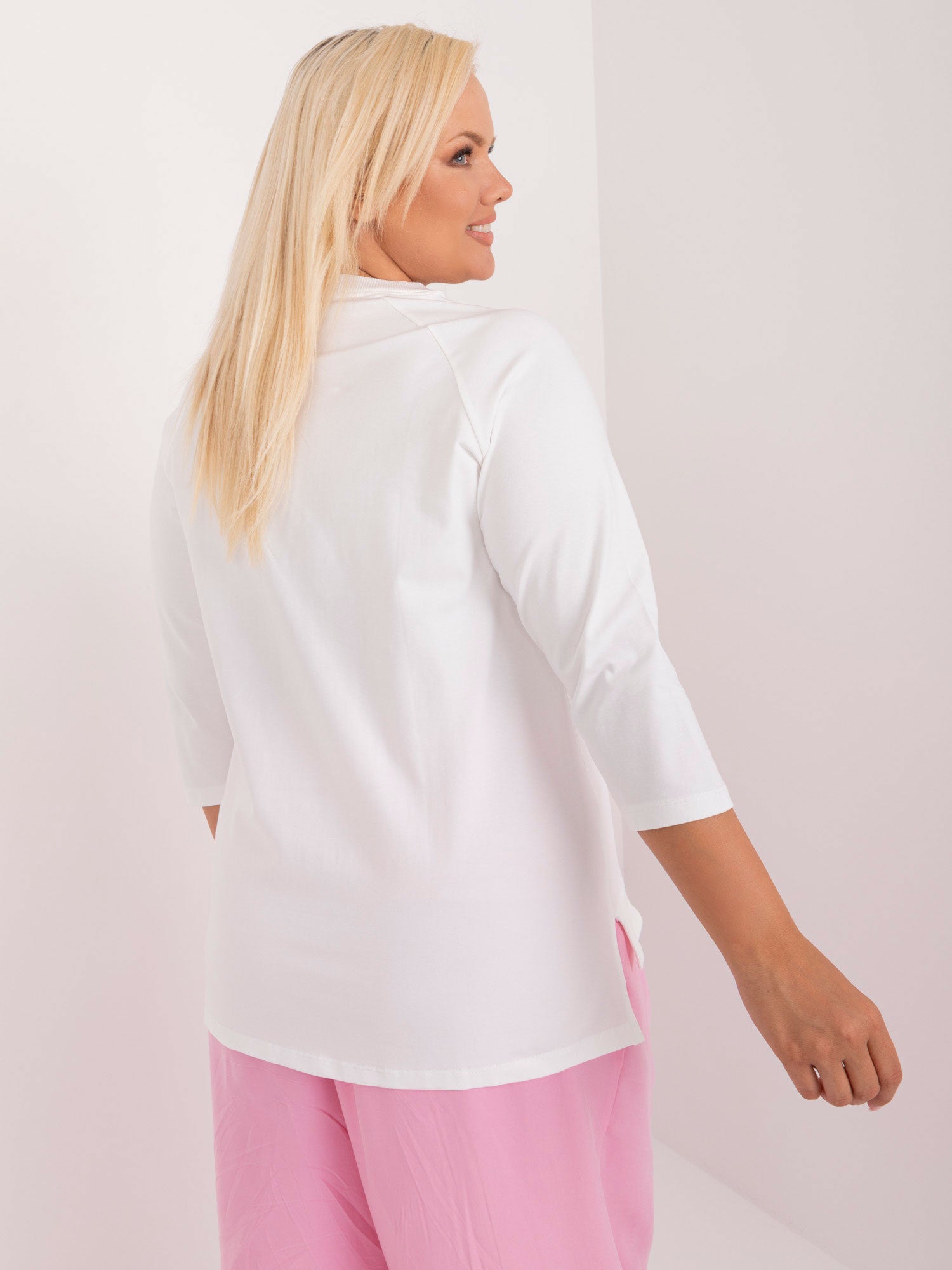 Ecru bluzka plus size z okrągłym dekoltem