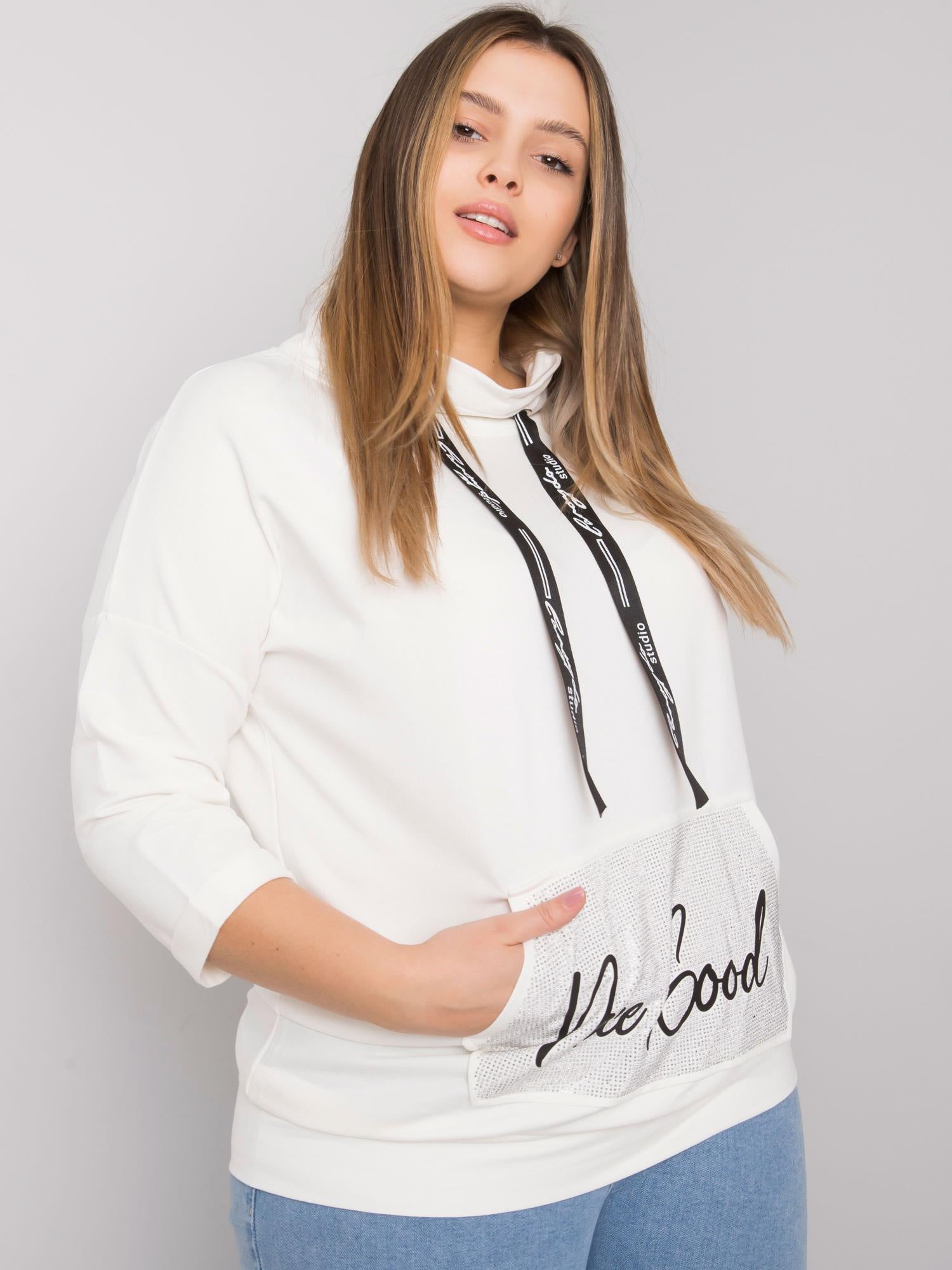 Ecru bluzka plus size z aplikacją