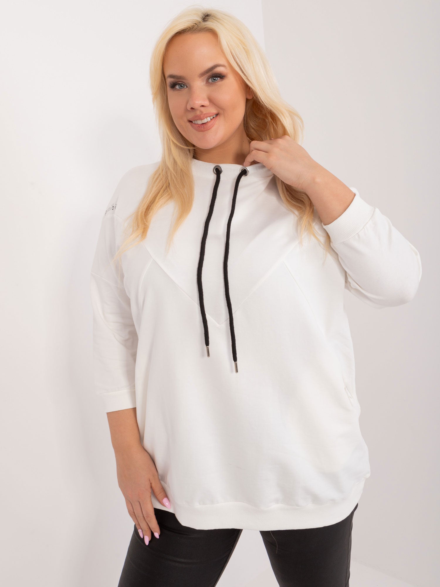 Ecru bawełniana bluzka plus size z troczkami