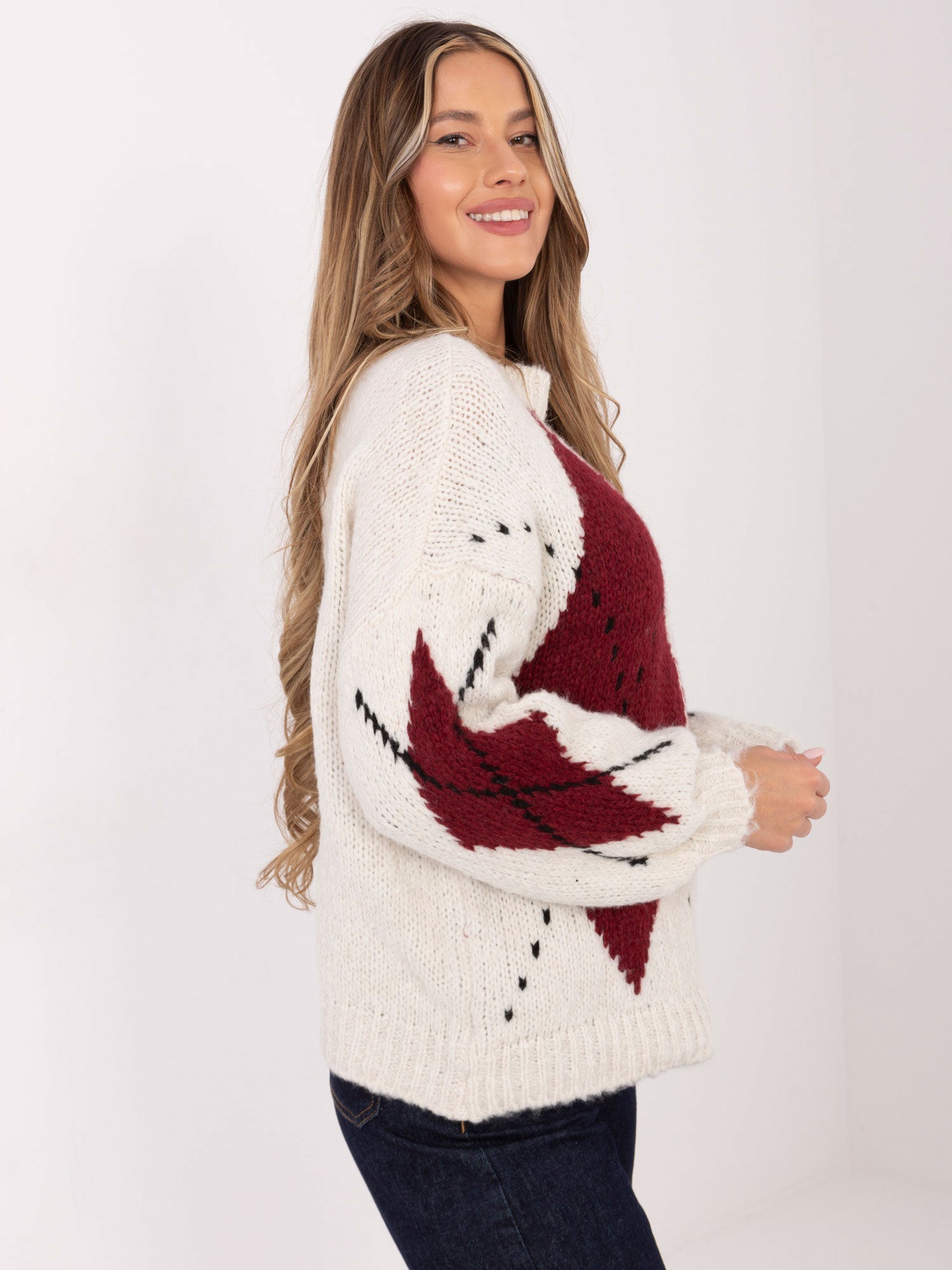 Ecru-bordowy sweter oversize z wełną