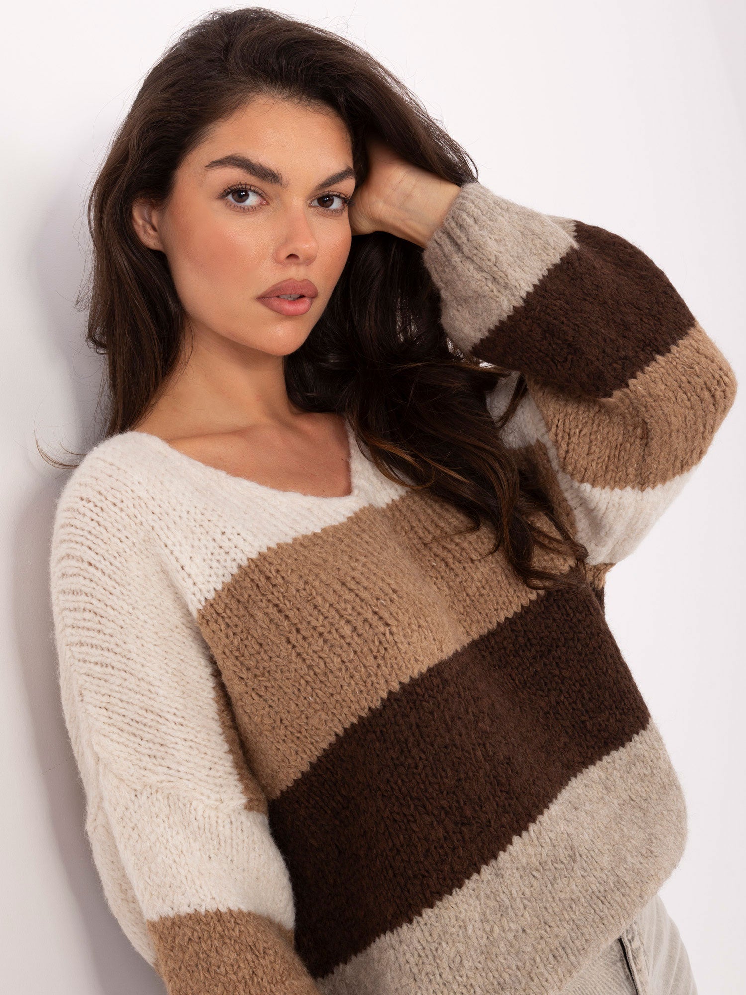 RUE PARIS Ecru-brązowy damski sweter oversize