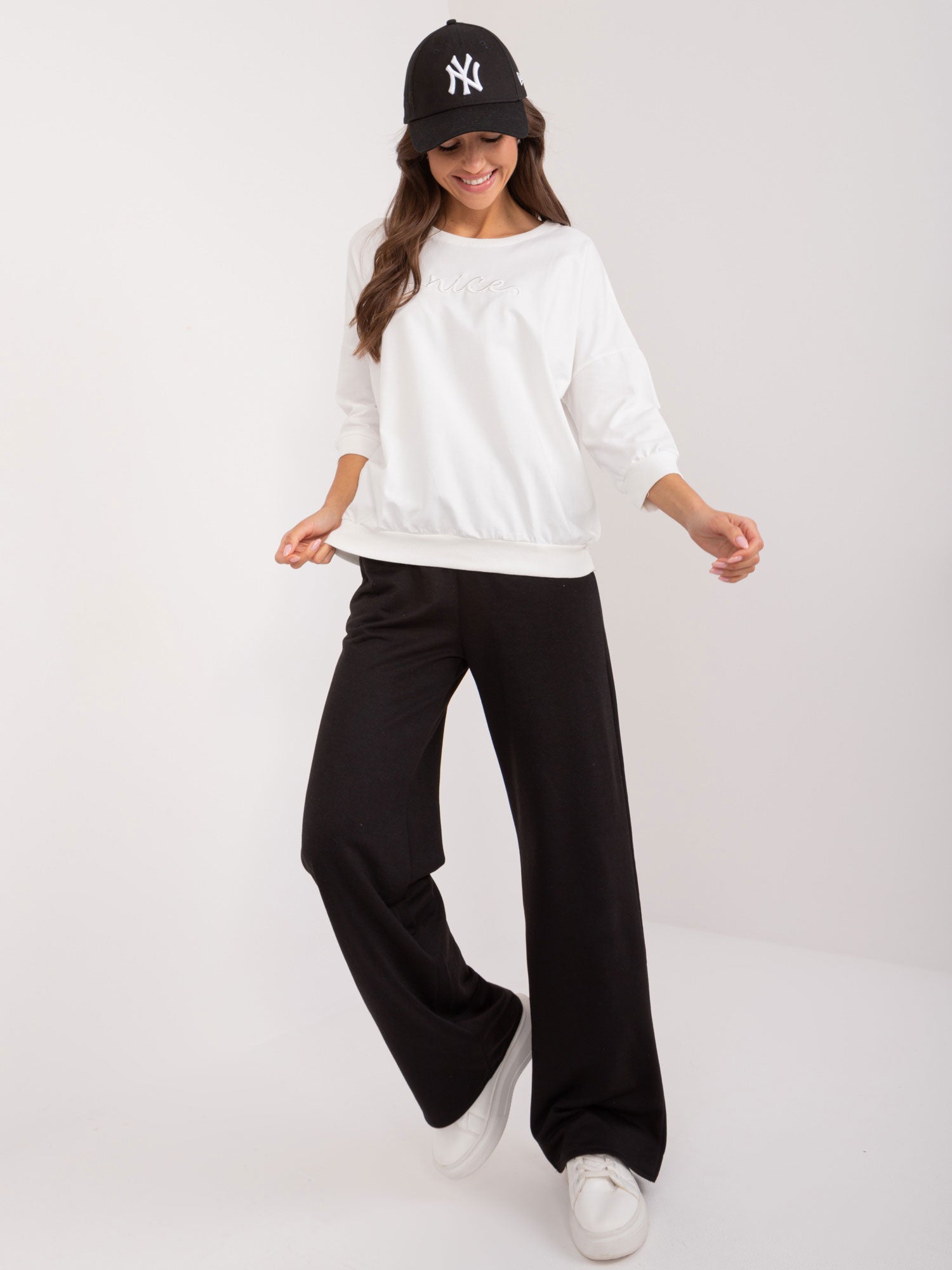 Ecru bluza oversize z napisem