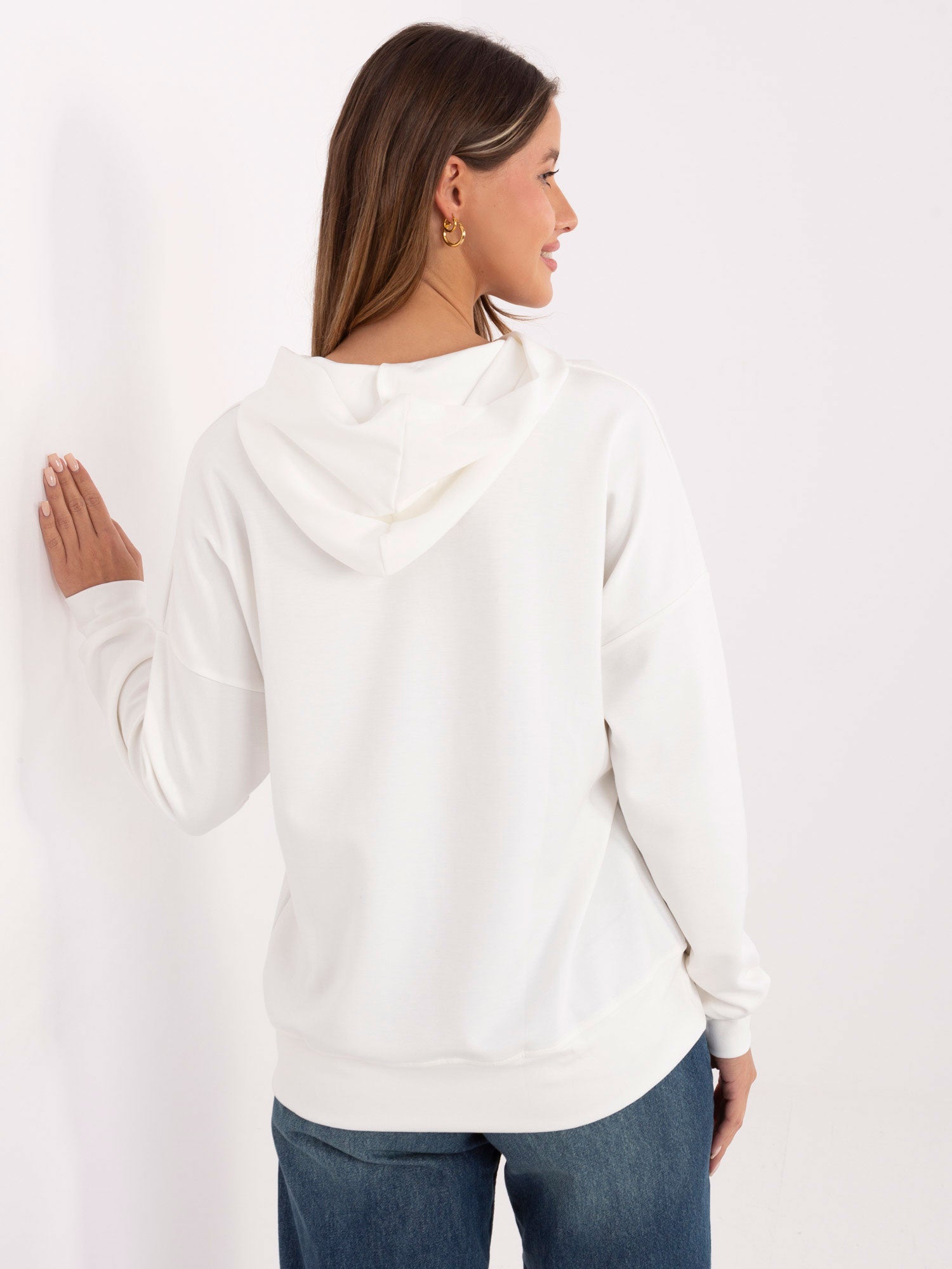 Ecru damska bluza z naszywkami