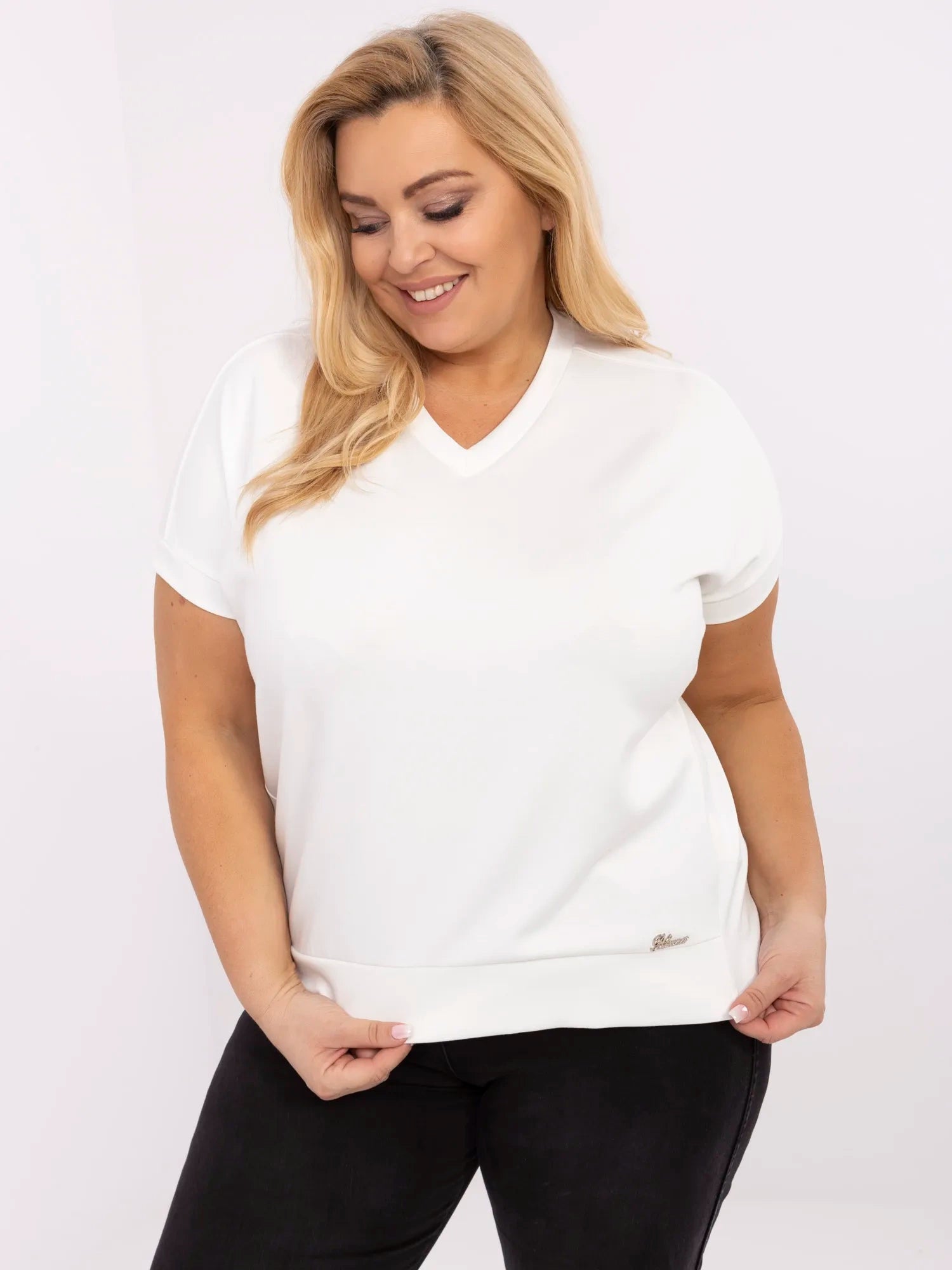 Ecru damska bluzka plus size z krótkim rękawem