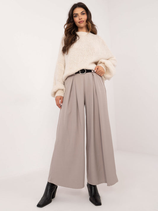 OCH BELLA Ecru sweter oversize z szerokimi rękawami
