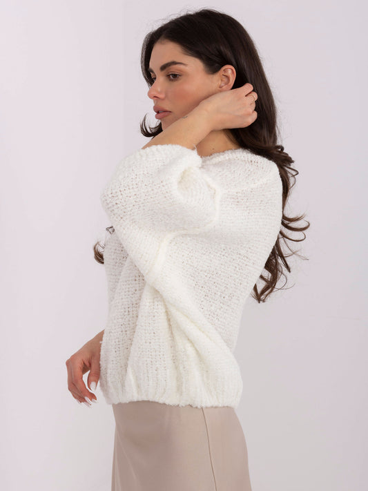 Ecru sweter boucle o kroju oversize