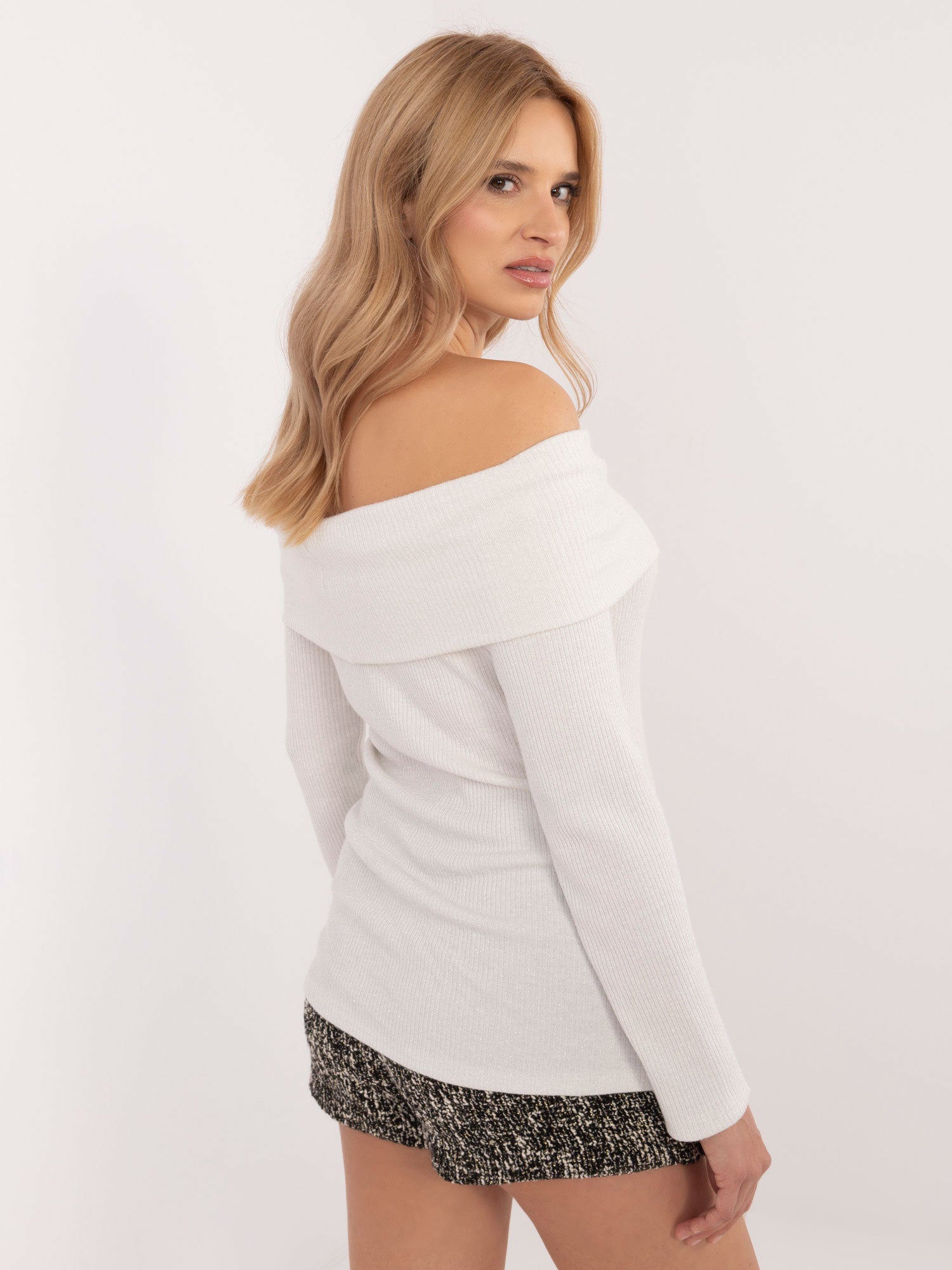 Ecru damski sweter hiszpanka w prążek