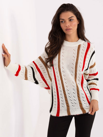 Ecru sweter oversize w ażurowy wzór