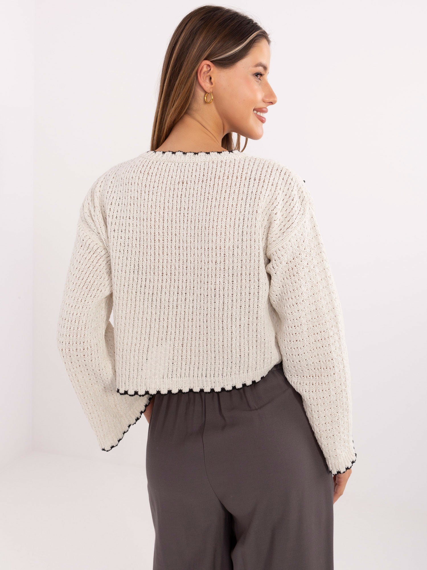 RUE PARIS Ecru damski sweter z szerokimi rękawami