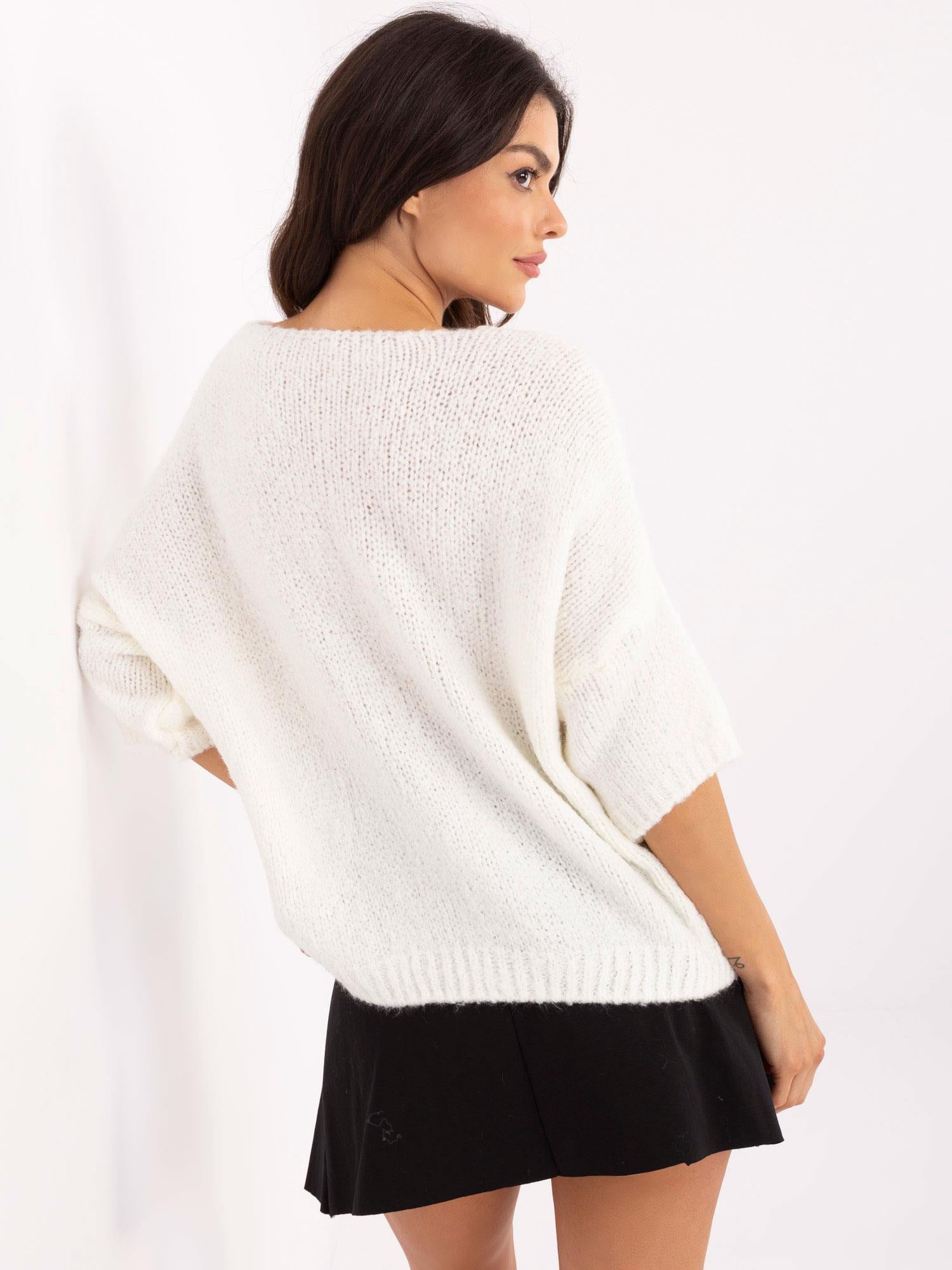 Ecru damski sweter oversize w jednolitym kolorze