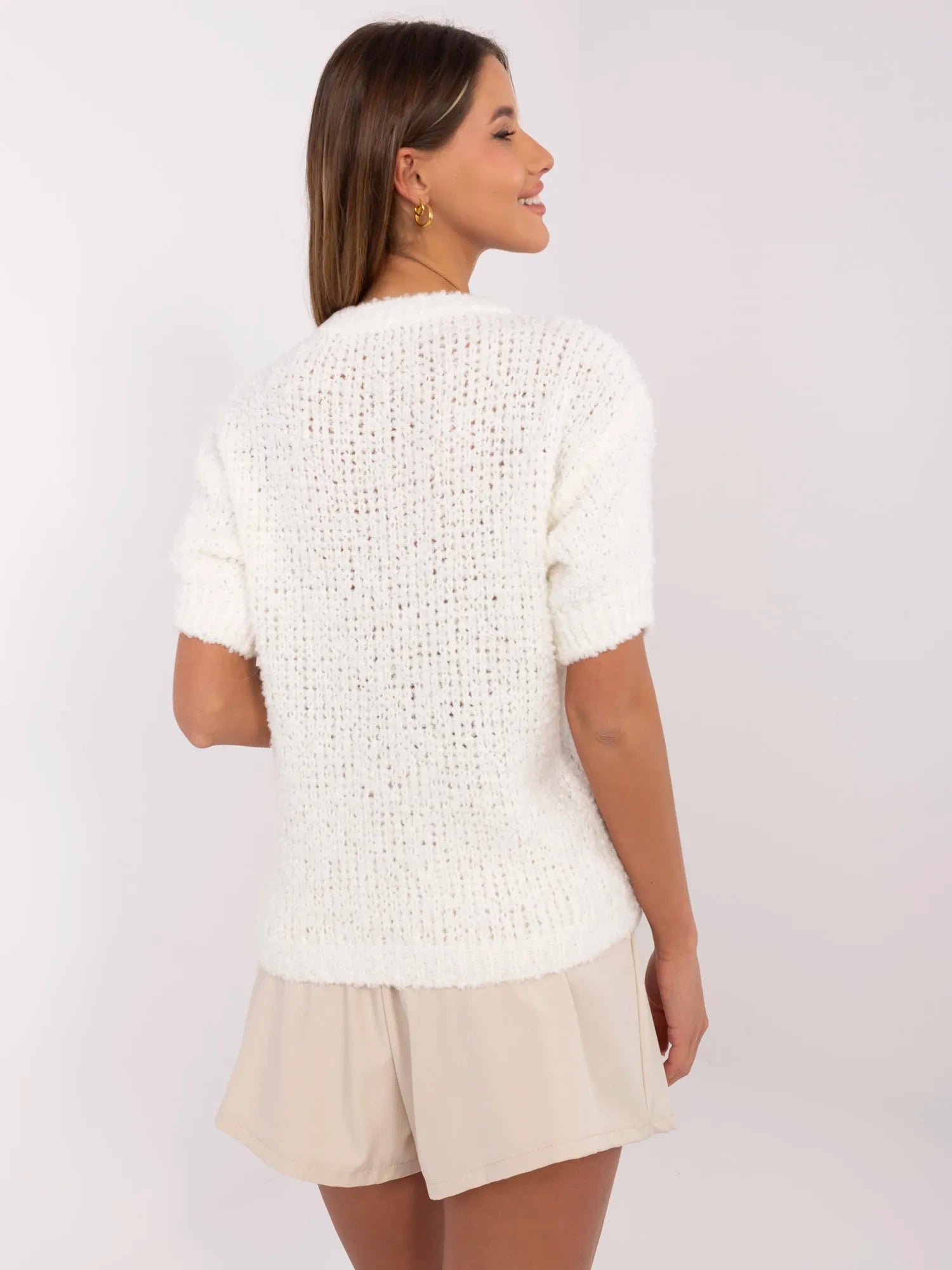 Ecru sweter oversize z krótkim rękawem czarny