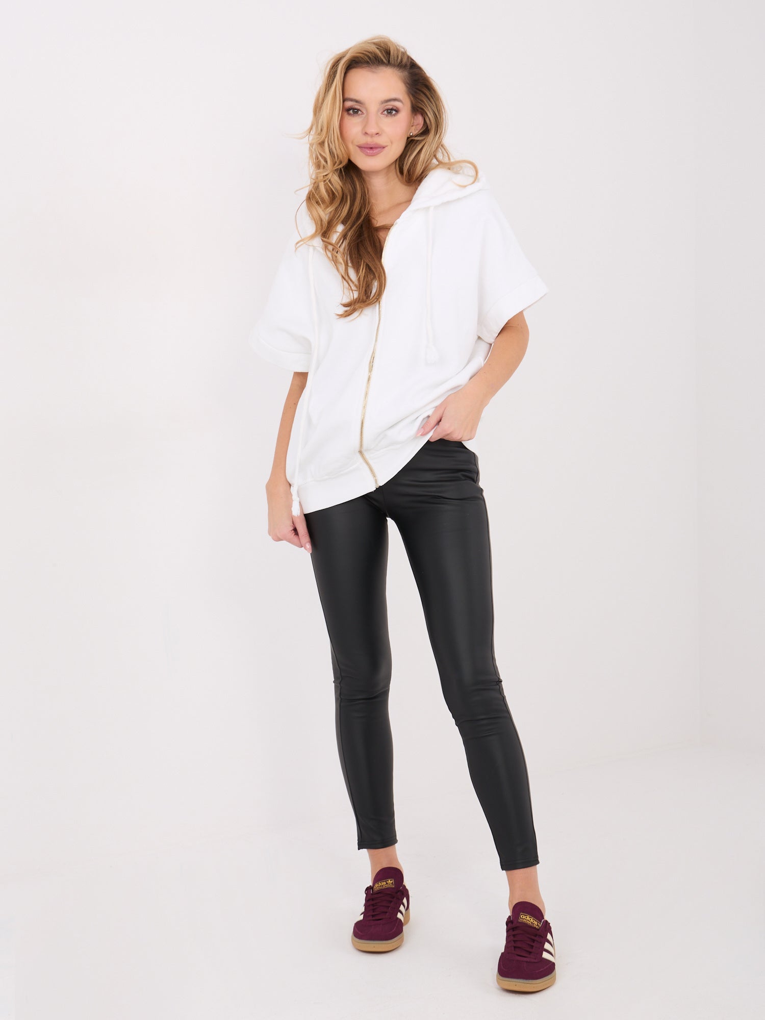 Ecru rozpinana bluza basic z troczkami