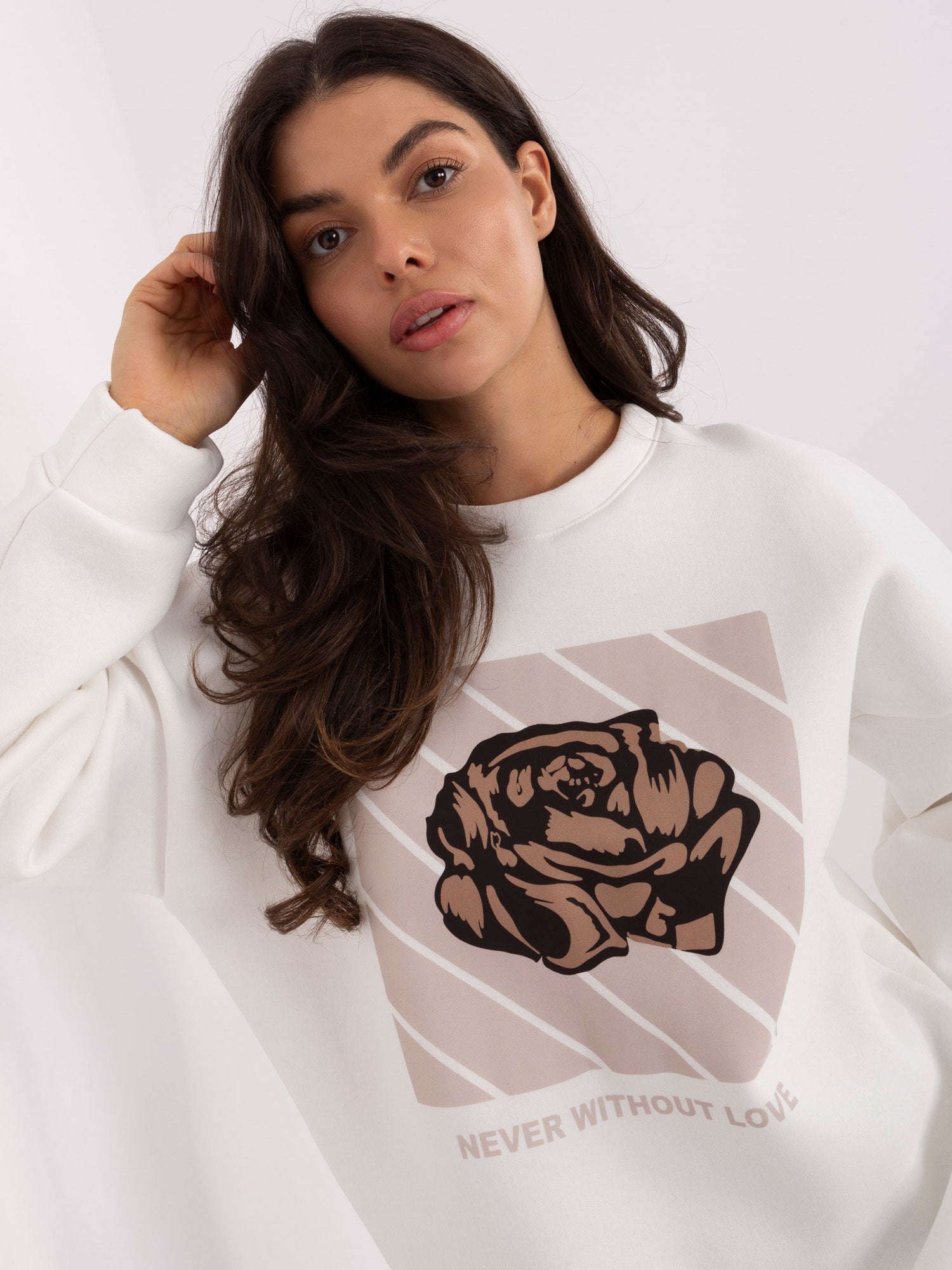 Ecru dresowa bluza oversize bez kaptura