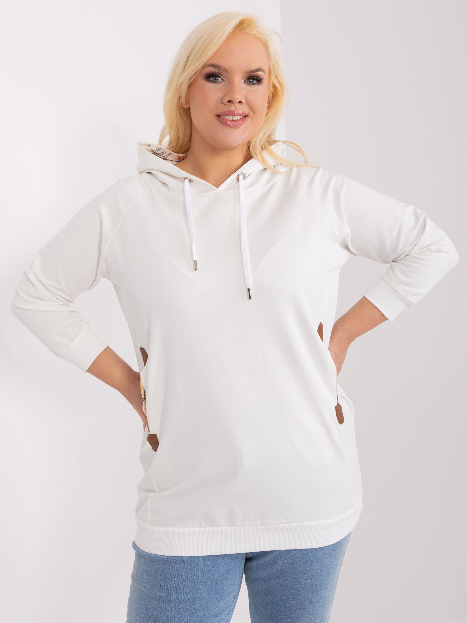 Ecru dresowa bluza plus size z kapturem