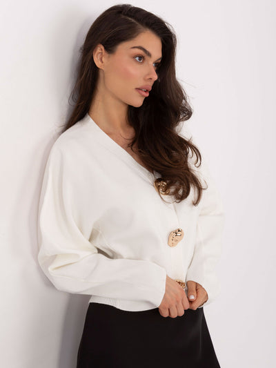 Ecru elegancki sweter z ozdobnymi guzikami