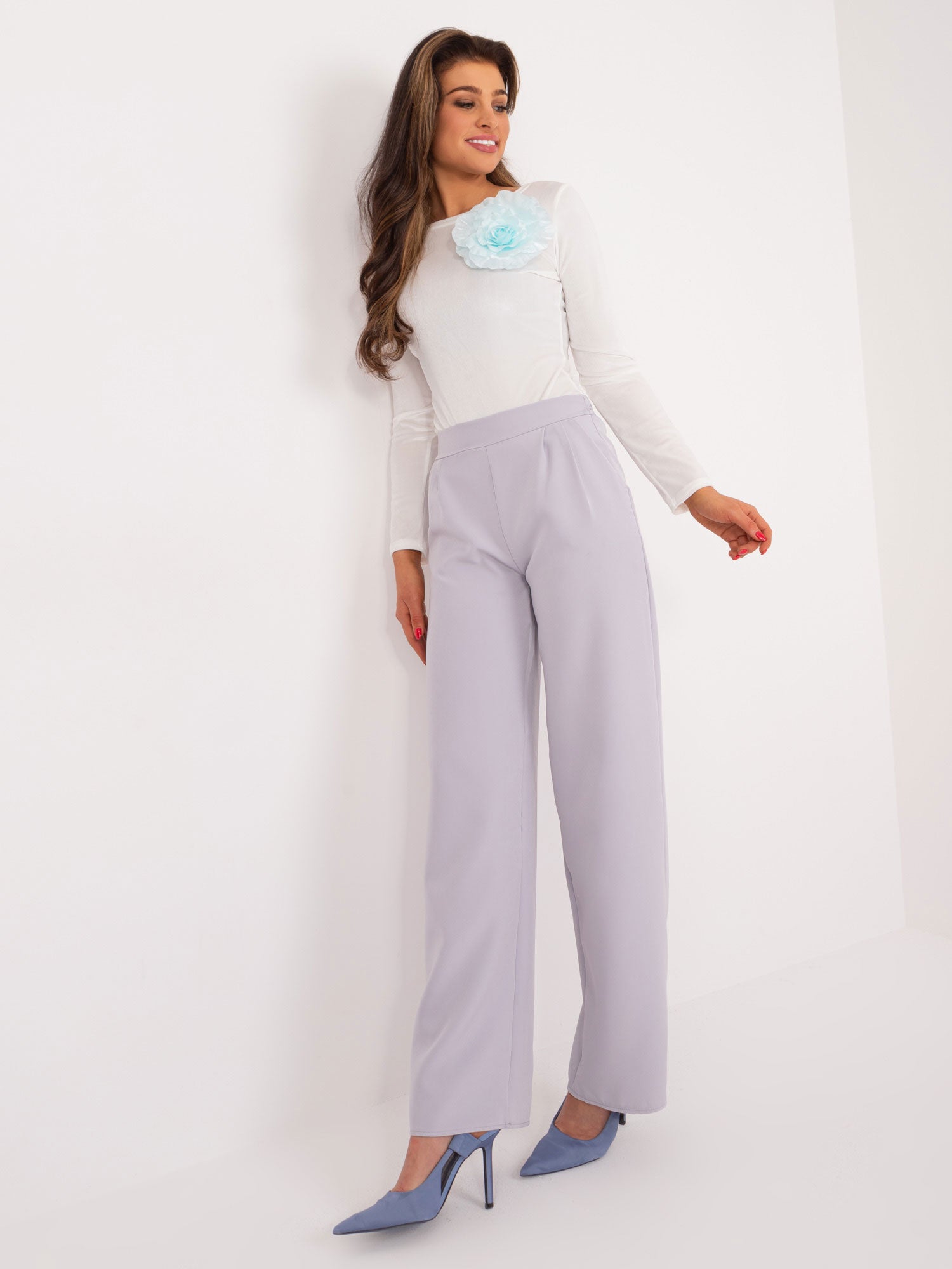 Ecru eleganckie body z okrągłym dekoltem