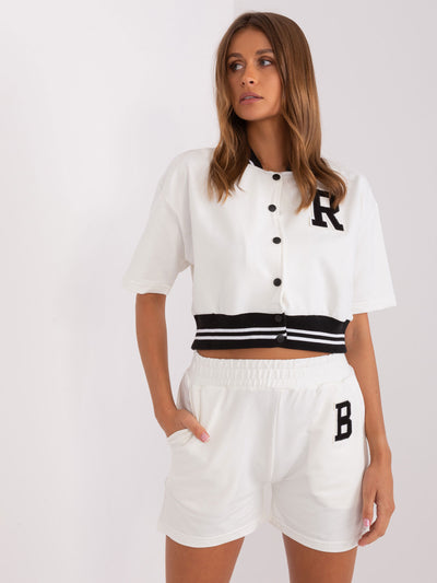 Ecru komplet casualowy z krótką bluzą baseball