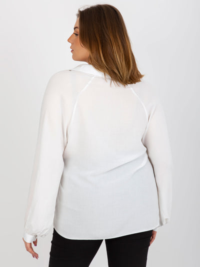 Ecru koszulowa bluzka plus size z kołnierzykiem