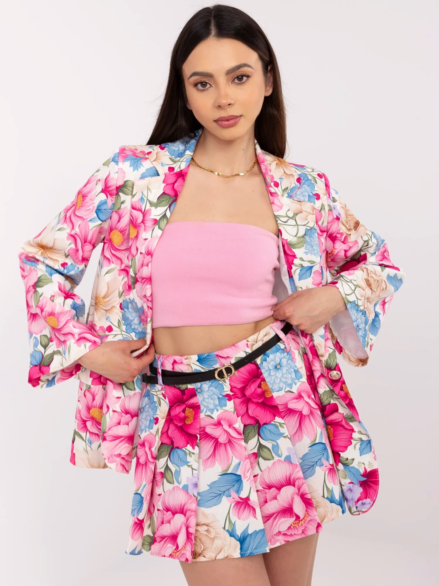 Ecru-niebieski komplet z marynarką o kroju kimono