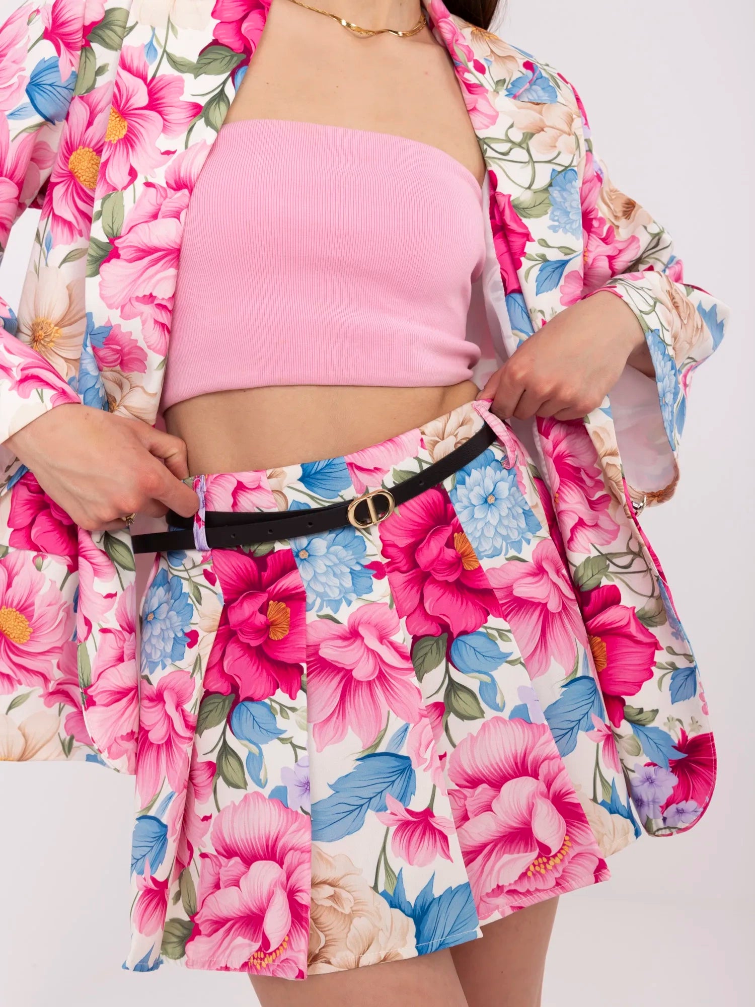 Ecru-niebieski komplet z marynarką o kroju kimono