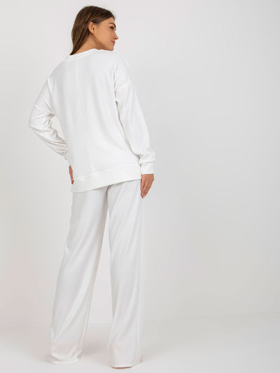 Ecru prążkowany komplet casualowy o kroju oversize
