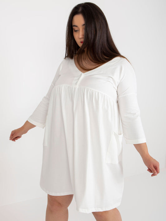 Ecru bawełniana sukienka plus size z kieszeniami