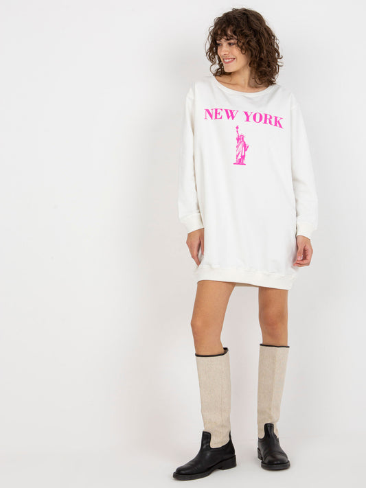 Ecru-różowa długa bluza oversize z napisem