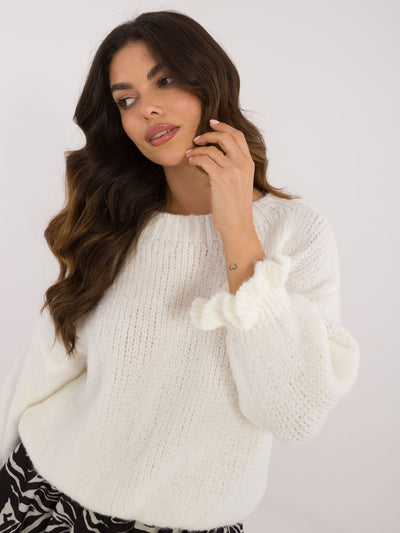 Ecru sweter oversize z domieszką wełny