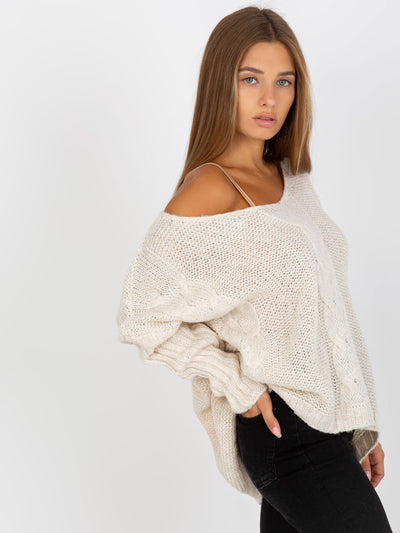 Ecru sweter z warkoczami o kroju oversize OCH BELLA