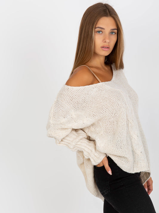 Ecru sweter z warkoczami o kroju oversize OCH BELLA
