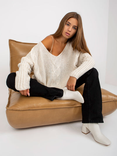 Ecru sweter z warkoczami o kroju oversize OCH BELLA