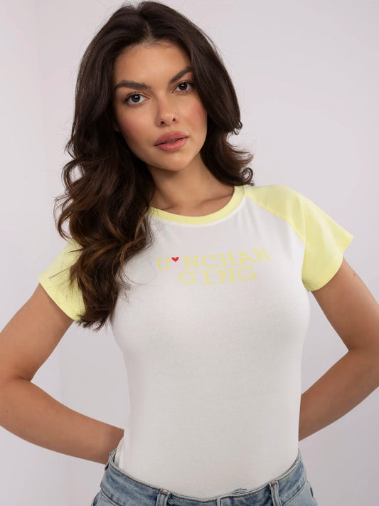 Ecru-żółty damski t-shirt z napisem