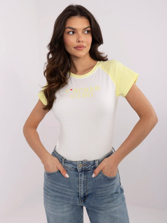Ecru-żółty damski t-shirt z napisem