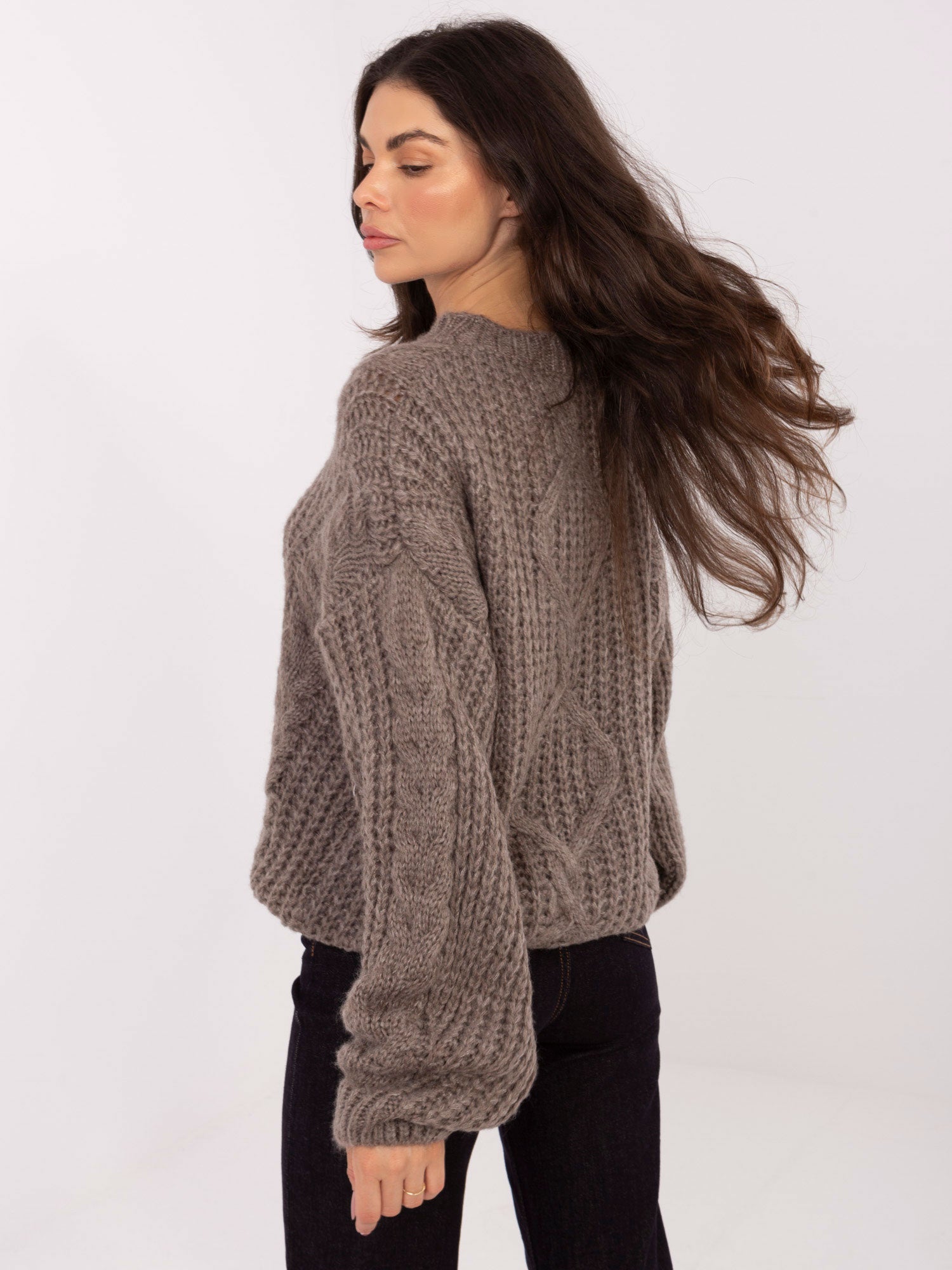Fango sweter oversize z okrągłym dekoltem