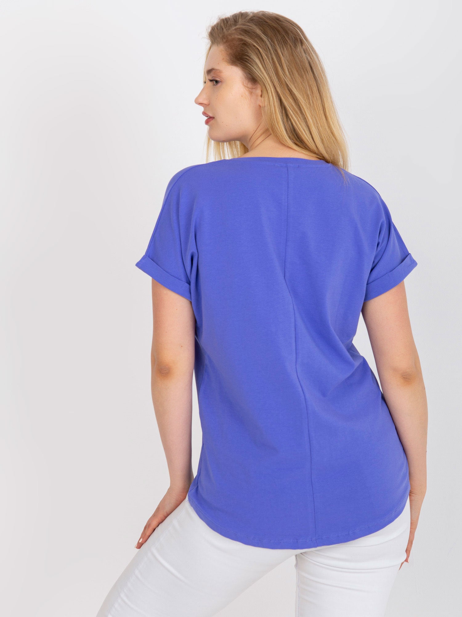 Fioletowy t-shirt plus size ze złotym napisem