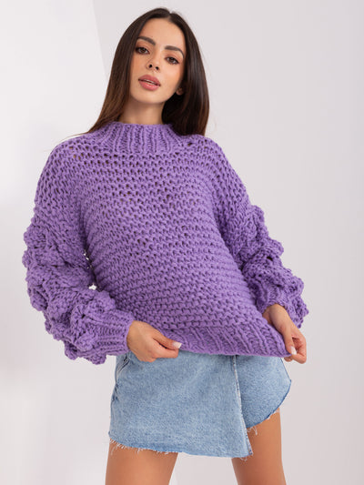 Fioletowy sweter oversize z bufiastym rękawem