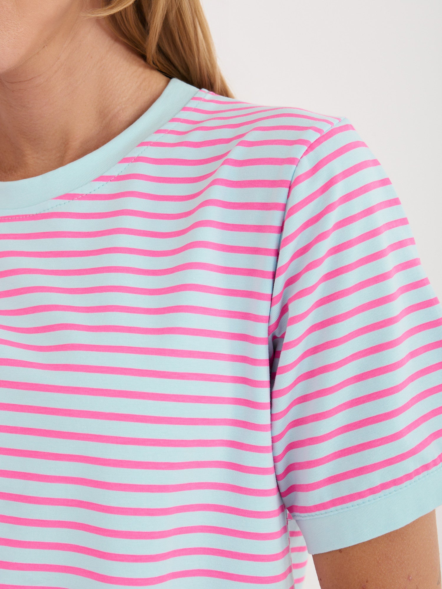 RUE PARIS  Fluo różowo-niebieski damski t-shirt w paski