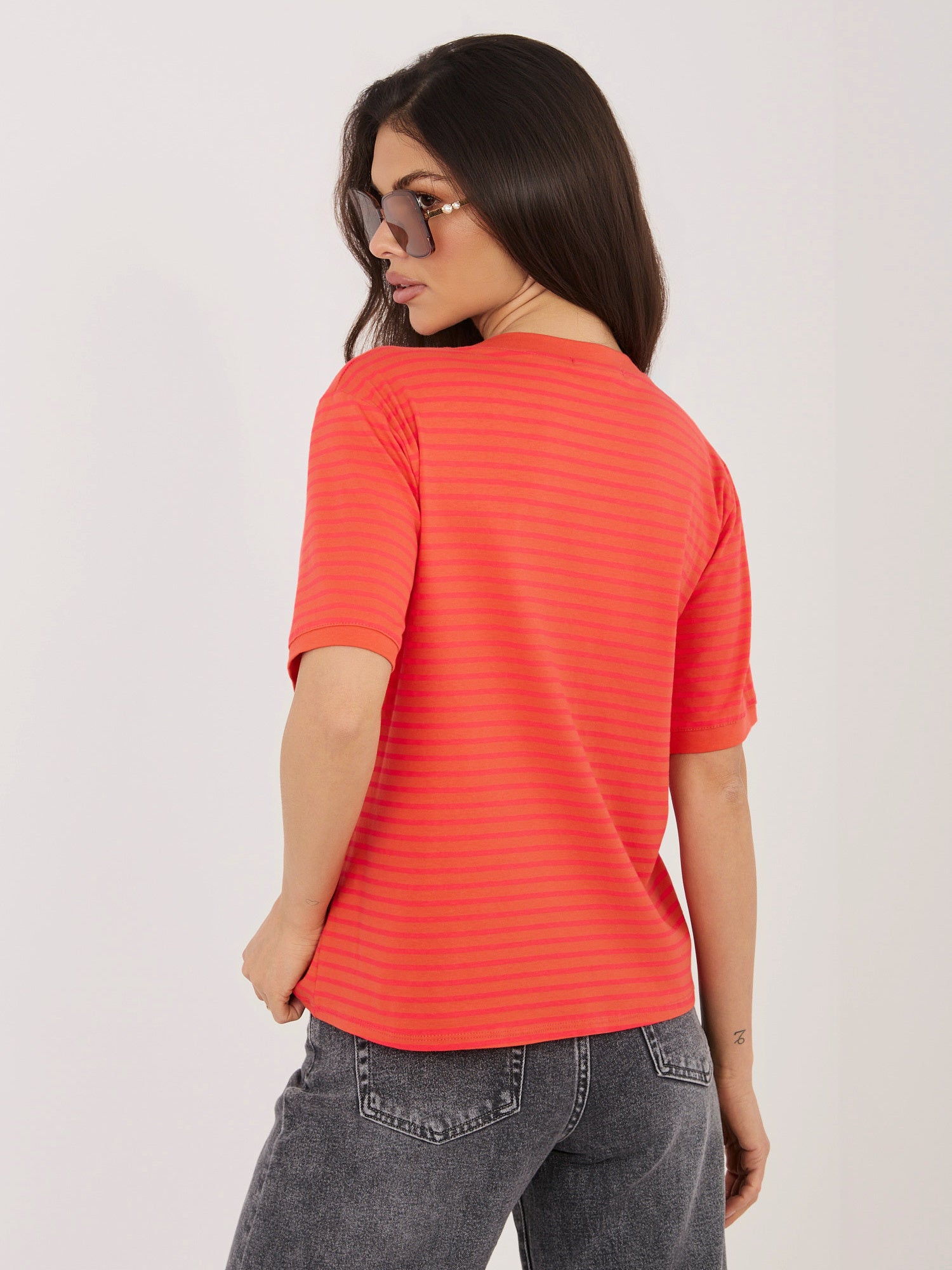 Fluo różowo-pomarańczowy t-shirt oversize w paski