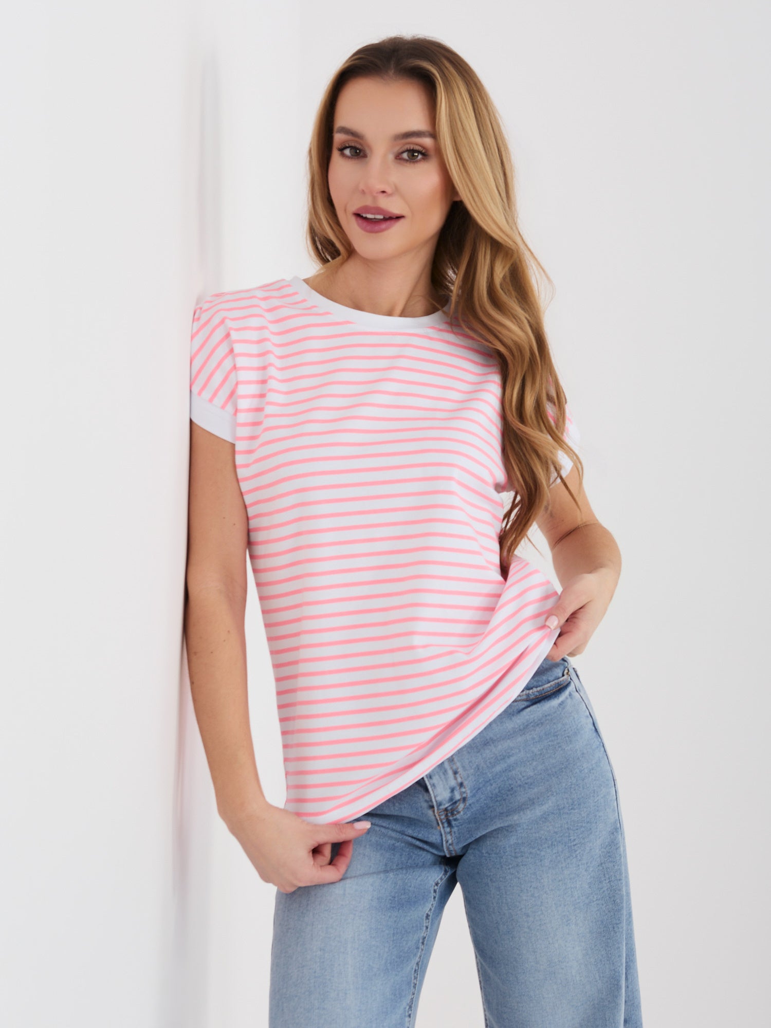 Fluo różowy bawełniany t-shirt w paski