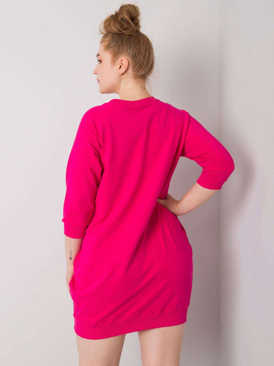 Fuksjowa sukienka plus size z kieszeniami